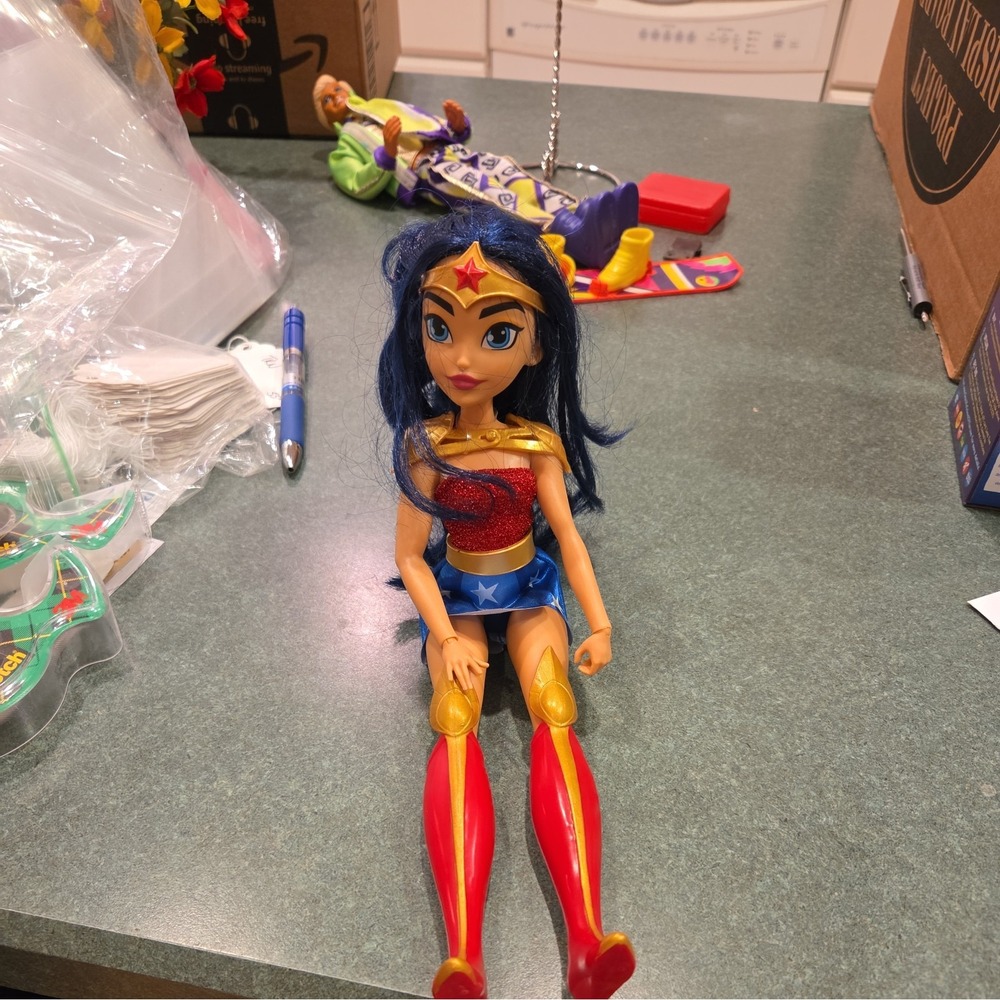 Wonder Women Super Hero Doll Mattel DC Comics 2018